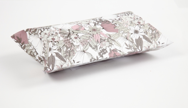 Cutie cadou flori, 18 x 15 x 6 cm 25364